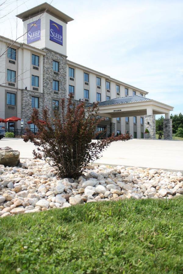 Sleep Inn & Suites Belmont - St. Clairsville Екстер'єр фото