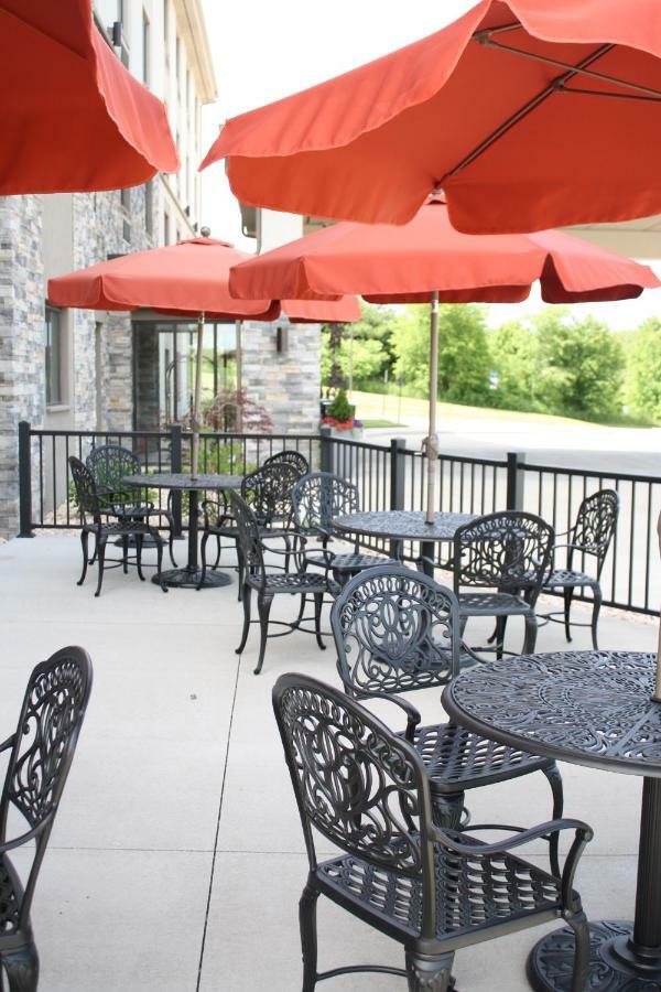 Sleep Inn & Suites Belmont - St. Clairsville Екстер'єр фото