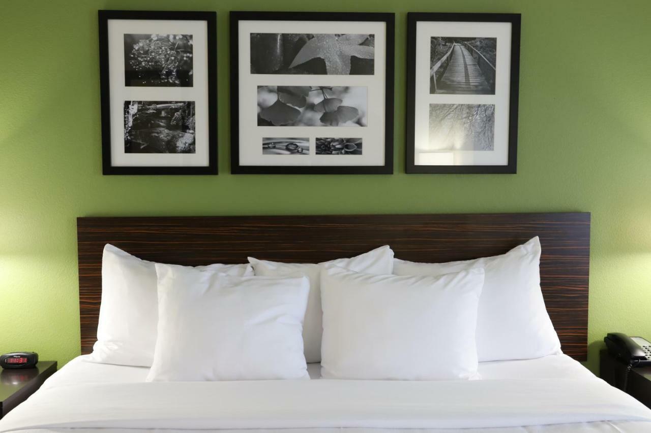 Sleep Inn & Suites Belmont - St. Clairsville Екстер'єр фото